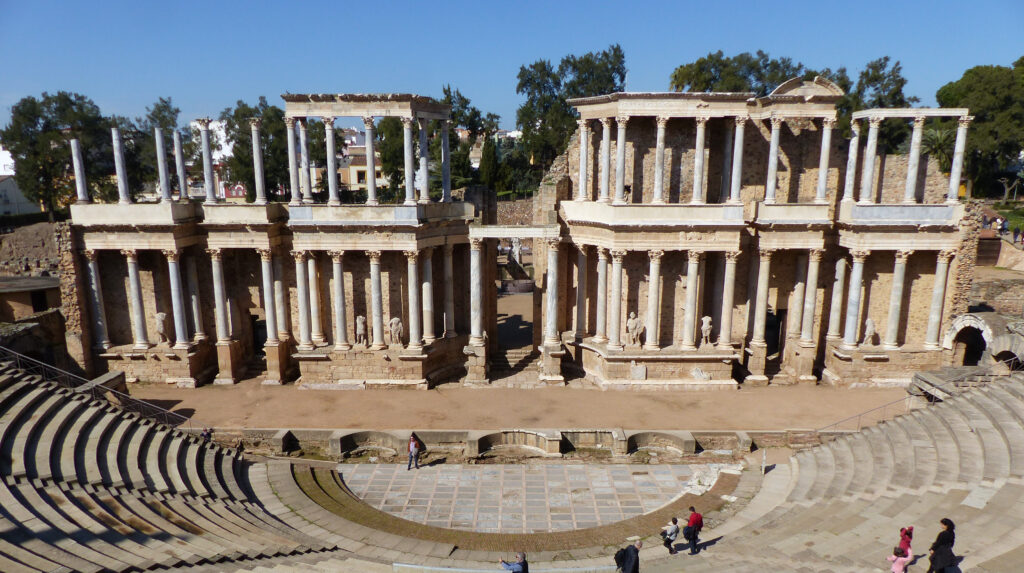 El teatro romano de Mérida tiene una capacidad para seis mil espectadores.
